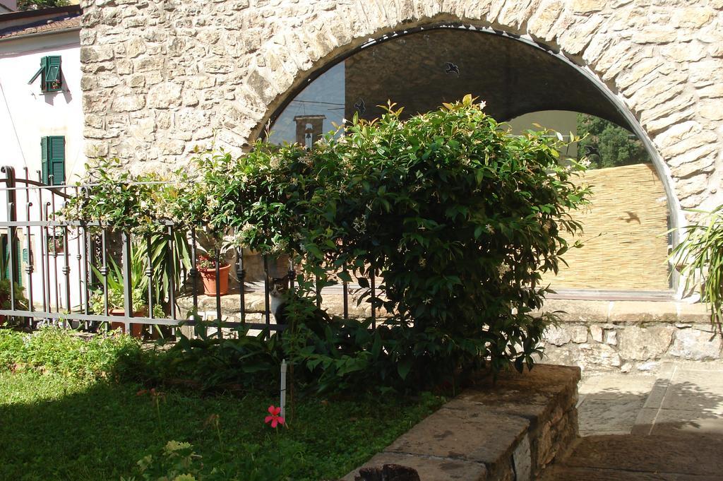 La Campana D'Oro Hotel Beverino Exterior photo