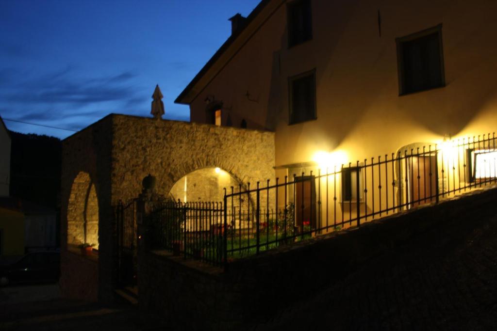 La Campana D'Oro Hotel Beverino Exterior photo