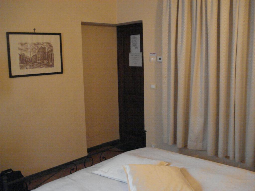 La Campana D'Oro Hotel Beverino Room photo